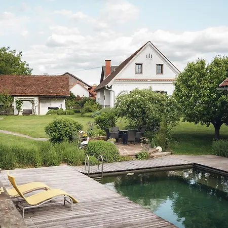 Апартаменты Vulcania - Idyllisches Gaestehaus Mit Pool