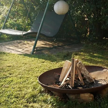 Vulcania - Idyllisches Gaestehaus Mit Pool