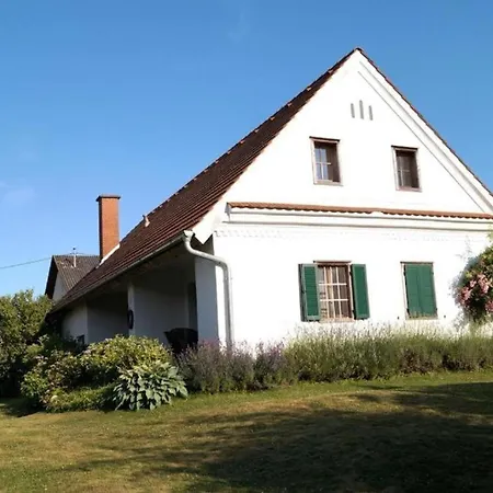 Апартаменты Vulcania - Idyllisches Gaestehaus Mit Pool