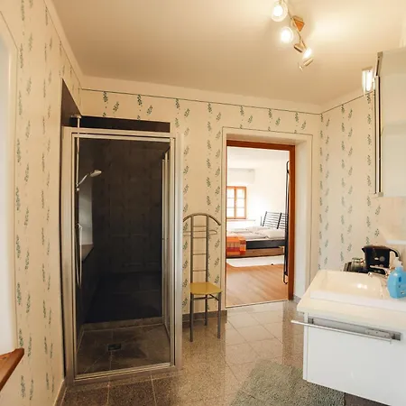 Апартаменты Vulcania - Idyllisches Gaestehaus Mit Pool *