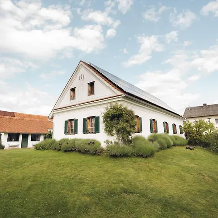 Vulcania - Idyllisches Gaestehaus Mit Pool Апартаменты *
